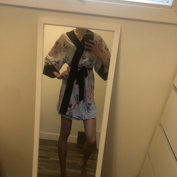 Brand new la vie en rose robe - Picture 2 of 4